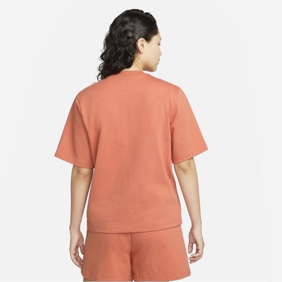 Nike Sportswear XS Circa 72 Women's Boxy T-Shirt Loose fit orange graphic - Picture 2 of 7